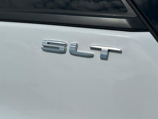 Used 2023 GMC Terrain SLT w/ Infotainment Package II image 8