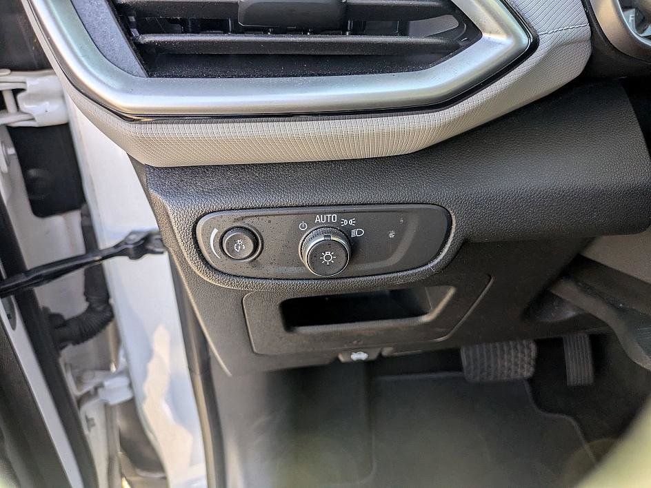 Used 2022 Chevrolet TrailBlazer LS image 17