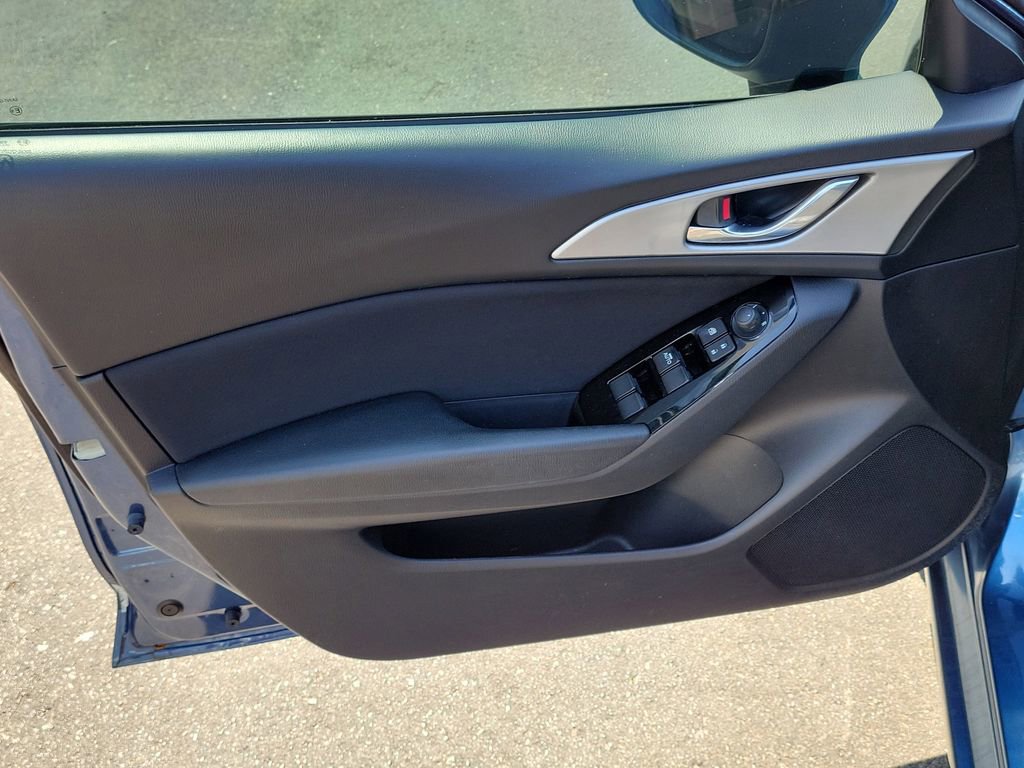 Used 2018 MAZDA MAZDA3 Sport FWD image 16