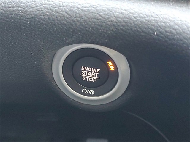 New 2026 Chrysler Pacifica Limited w/ Uconnect Theater Family Group image 55