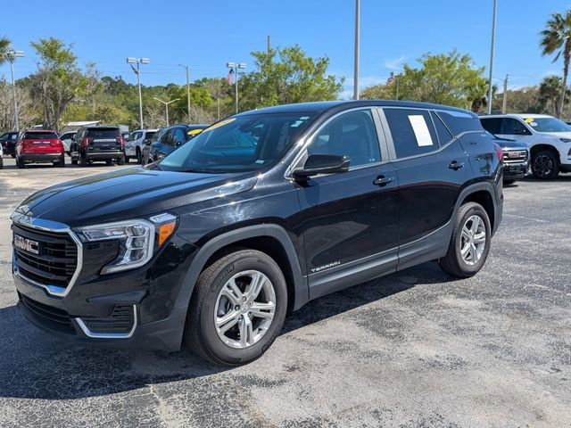 Used 2024 GMC Terrain SLE image 8