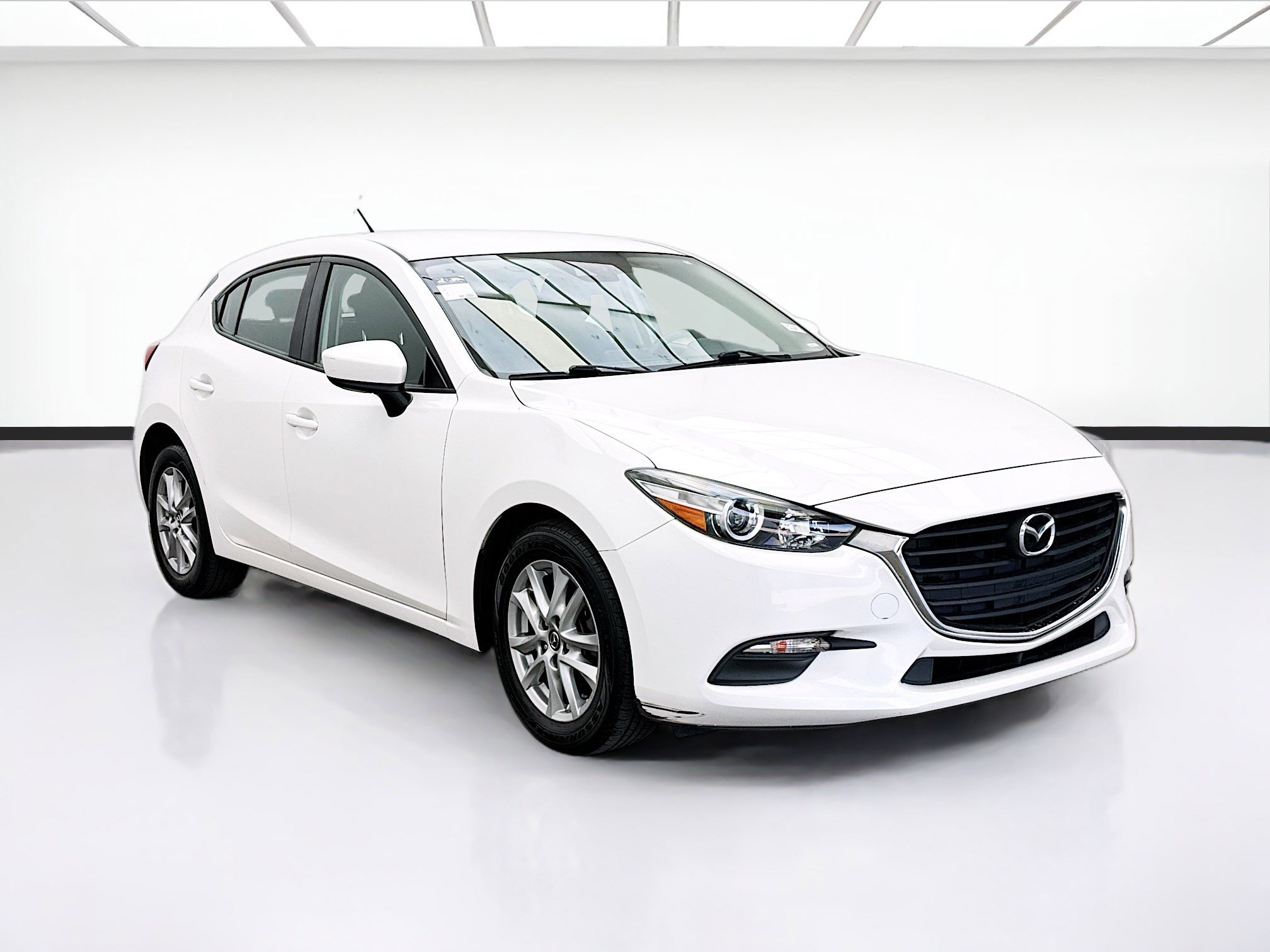 Used 2018 MAZDA MAZDA3 Sport FWD image 3