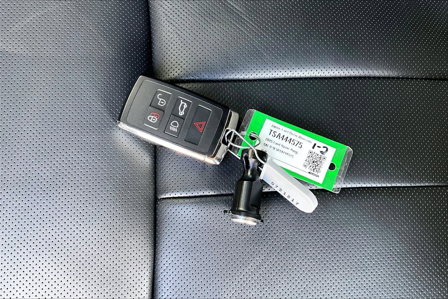 Used 2025 Land Rover Range Rover Sport Dynamic SE image 11