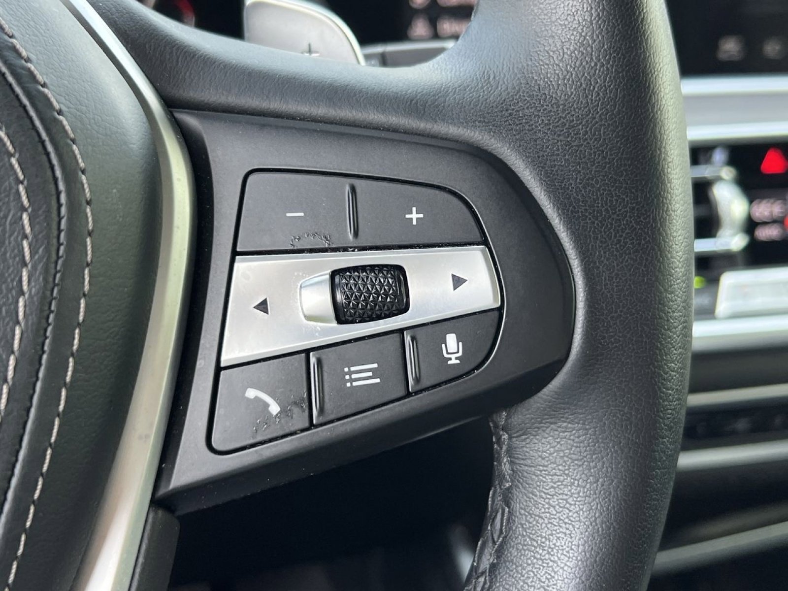 Used 2023 BMW X5 xDrive40i w/ Parking Assistance Package image 34