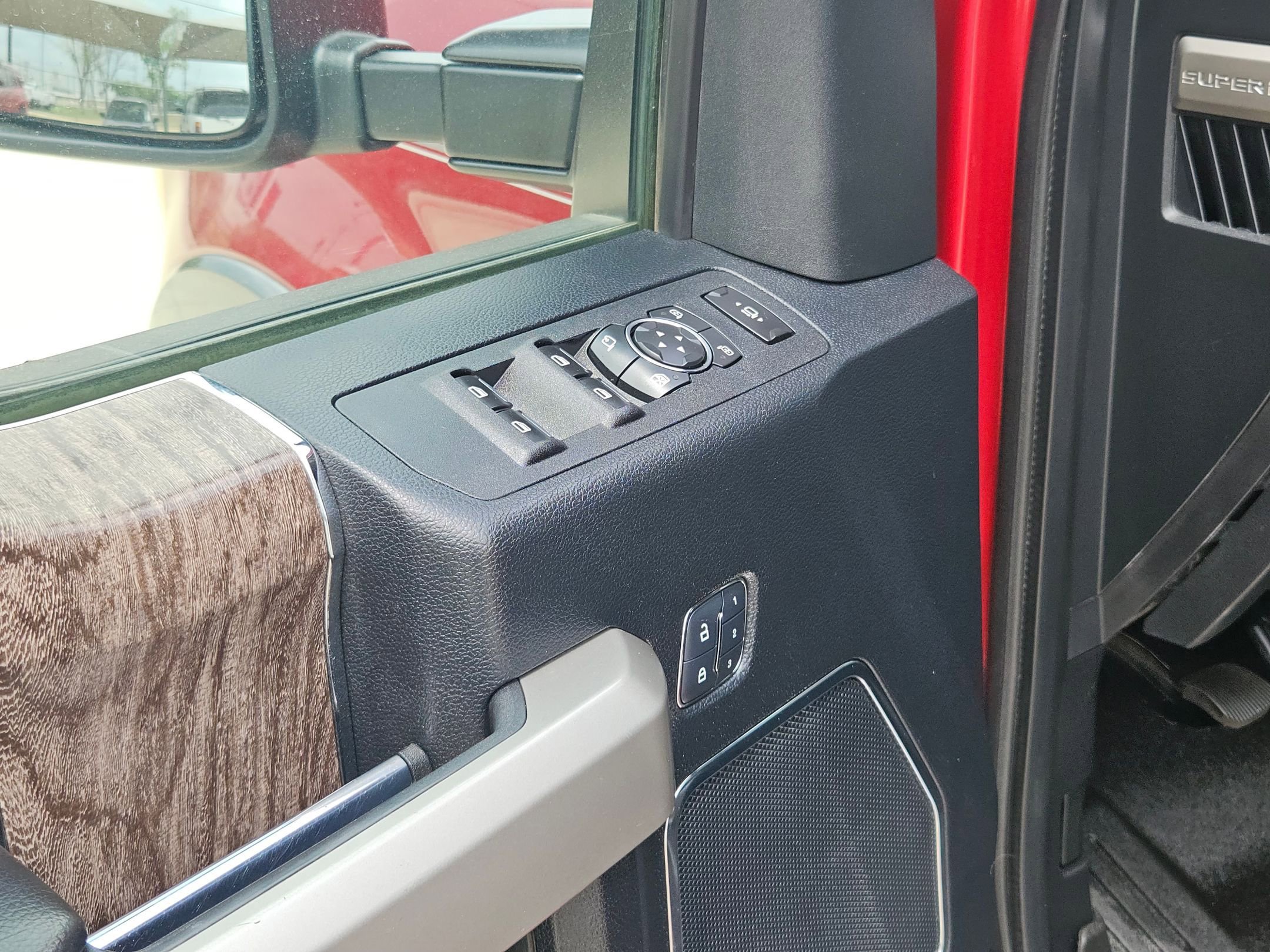 Used 2017 Ford F250 Lariat w/ Lariat Ultimate Package AWD/4WD image 12