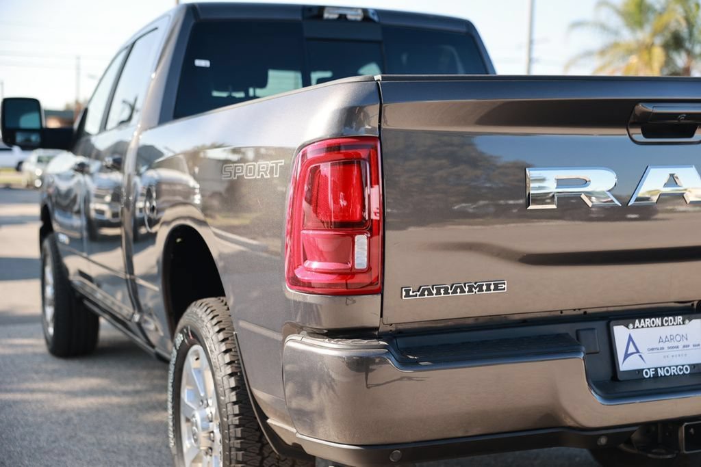 New 2026 RAM 3500 Laramie AWD/4WD image 9