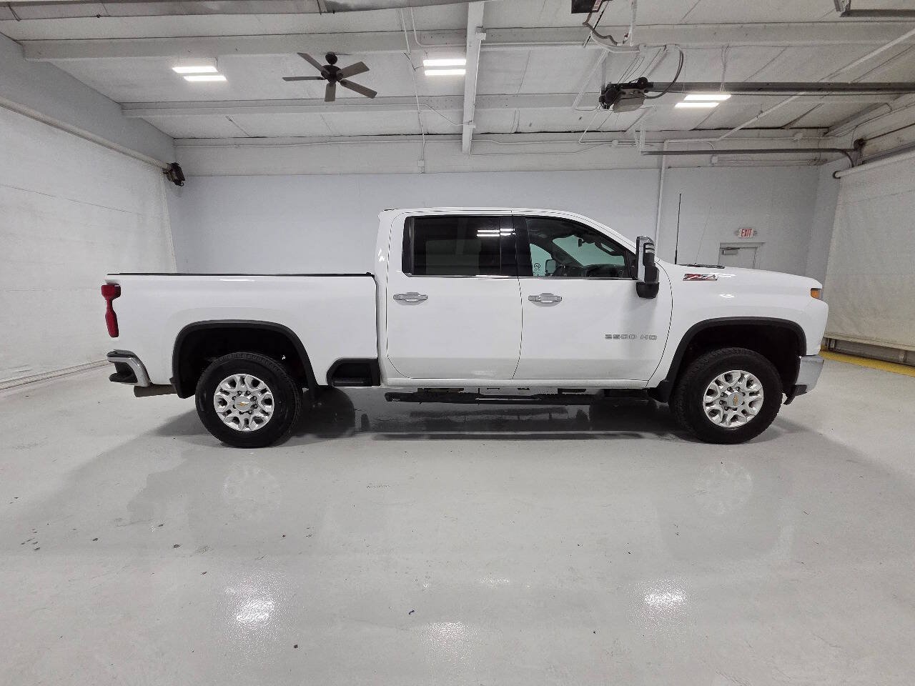 Used 2023 Chevrolet Silverado 2500 LTZ w/ LTZ Convenience Package AWD/4WD image 9