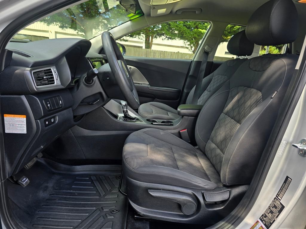 Used 2017 Kia Niro LX image 26
