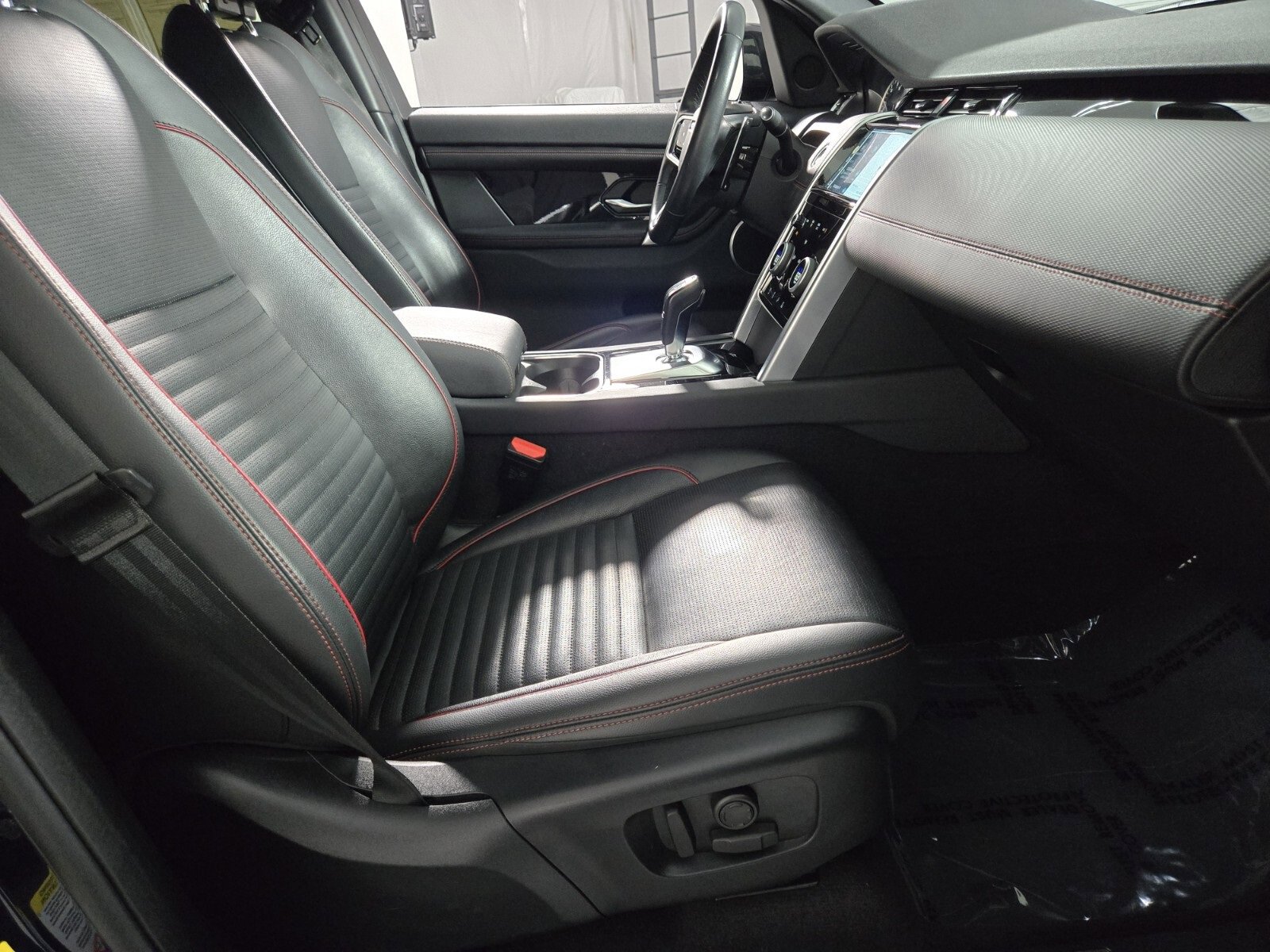 Used 2023 Land Rover Discovery Sport S R-Dynamic image 3