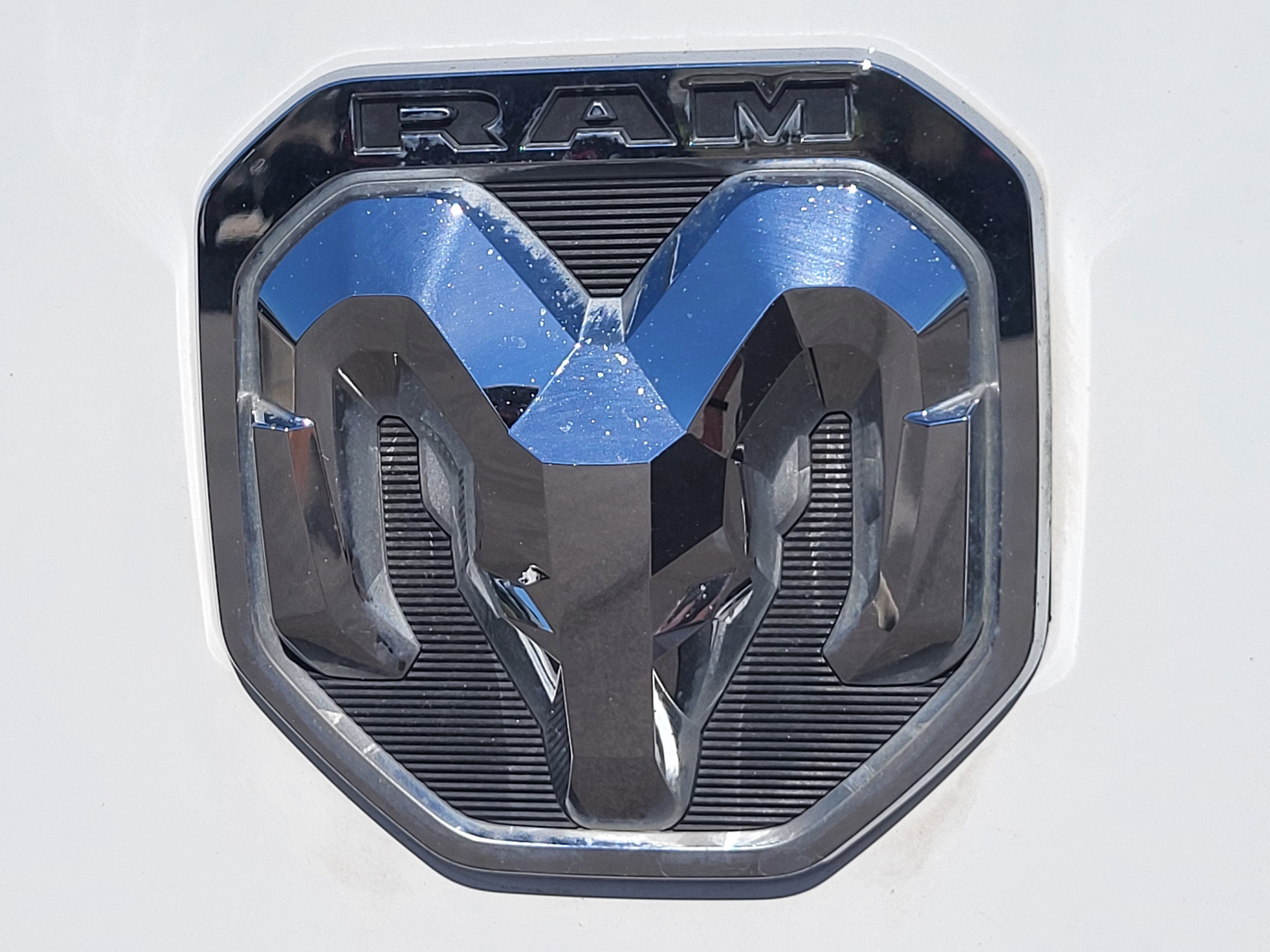 Used 2025 RAM ProMaster 2500 w/ Convenience Group FWD image 11