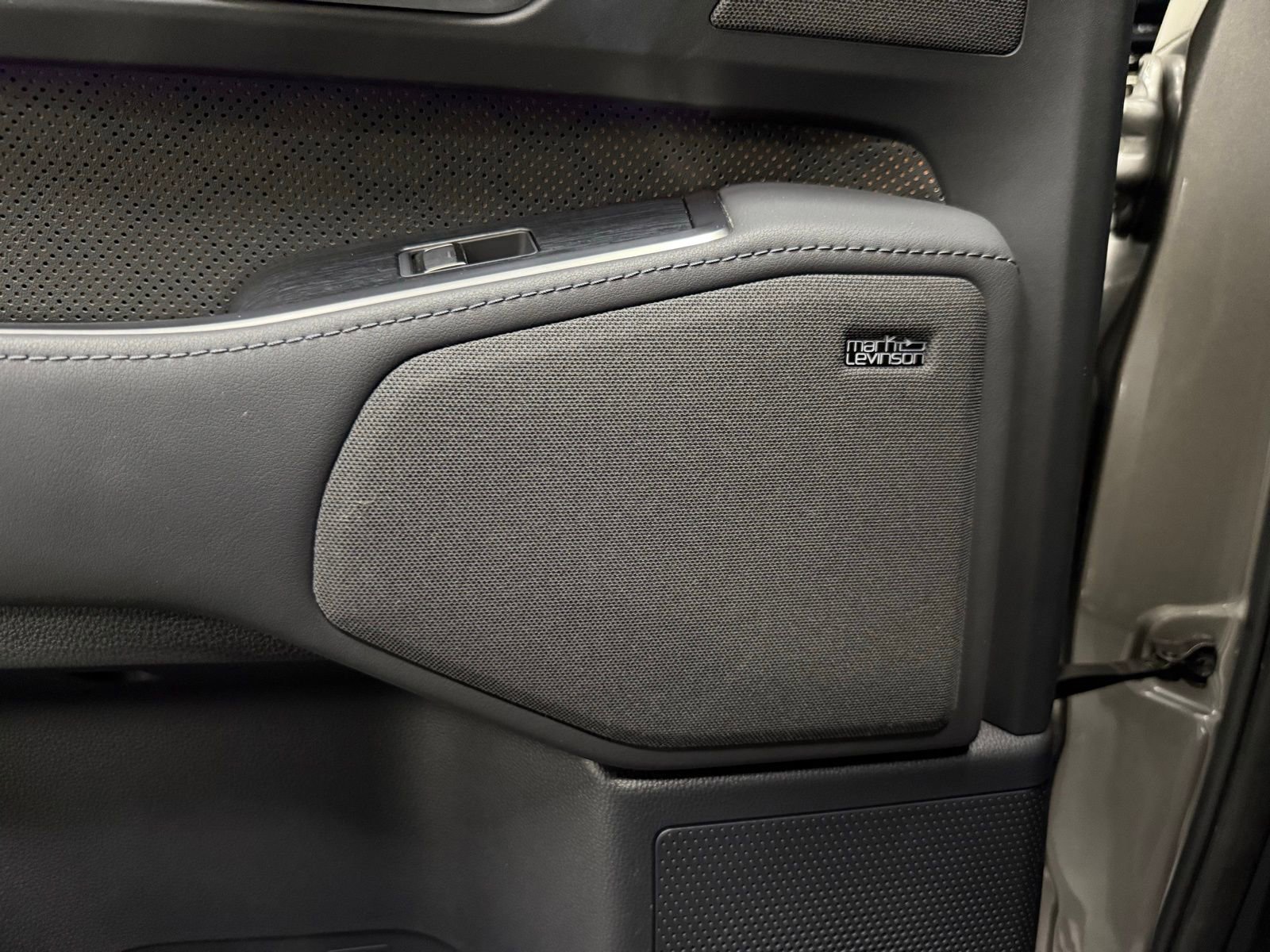 Used 2024 Lexus GX 550 w/ Accessory Package (2T) image 40