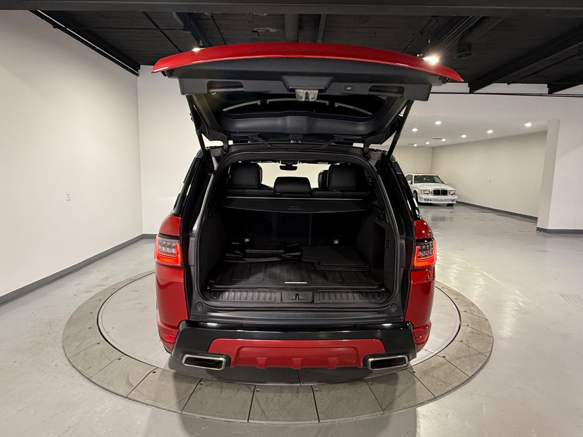 Used 2021 Land Rover Range Rover Sport HST AWD/4WD image 13