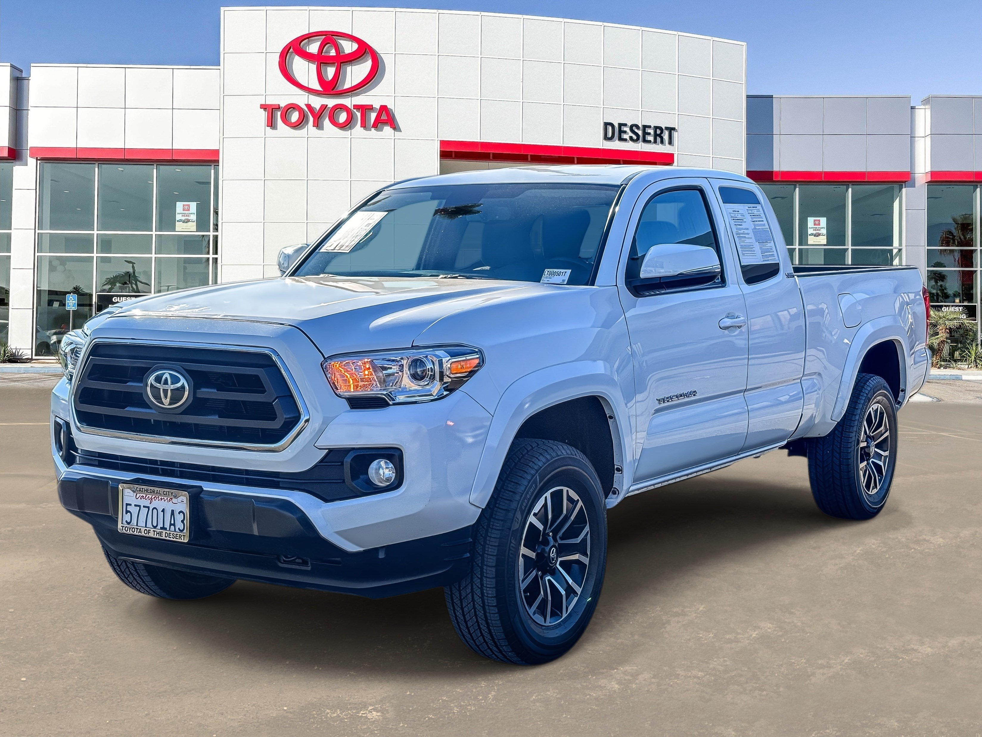 Used 2020 Toyota Tacoma SR5 RWD image 3
