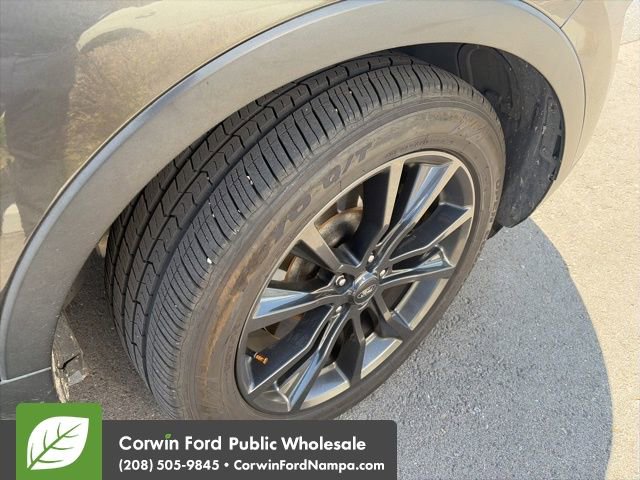 Used 2017 Ford Explorer XLT w/ Equipment Group 202A FWD image 13