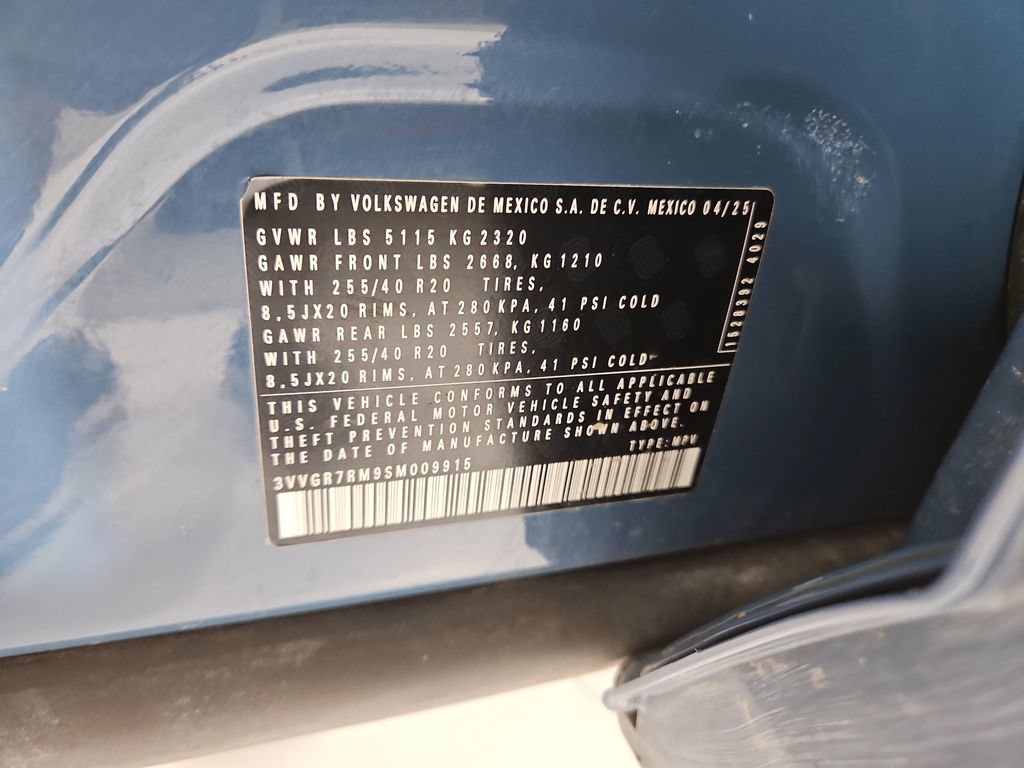 Certified 2025 Volkswagen Tiguan SE R-Line AWD/4WD image 30