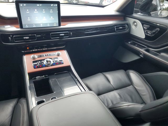 Used 2023 Lincoln Aviator Reserve w/ Equipment Group 201A image 15
