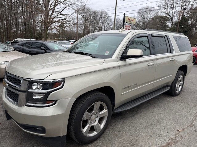 Used 2016 Chevrolet Suburban LT RWD image 1