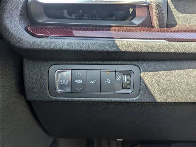 Used 2025 Chevrolet Traverse Z71 w/ Driver Confidence Package image 16