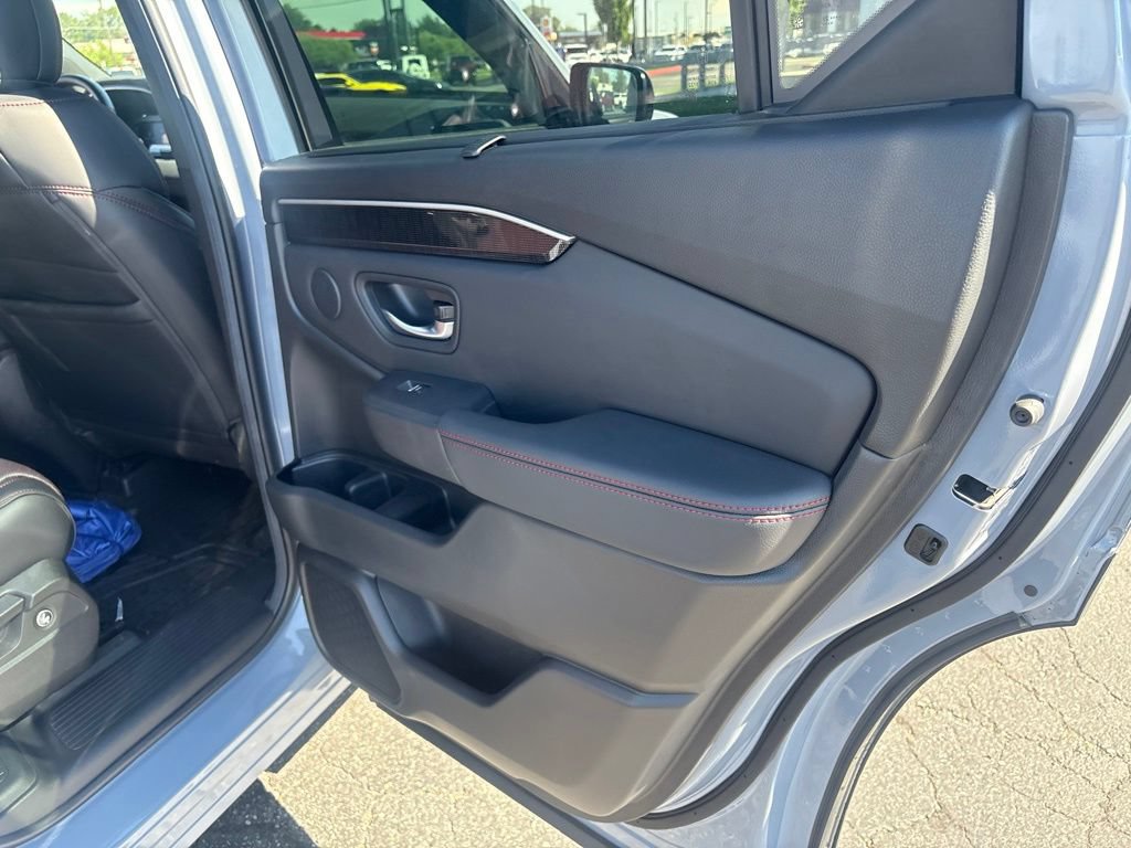 Used 2025 Honda Pilot Black Edition image 26