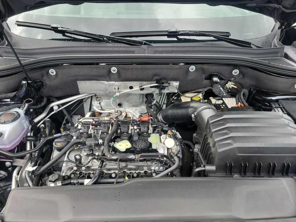 New 2025 Volkswagen Atlas Cross Sport SEL Premium R-Line image 16