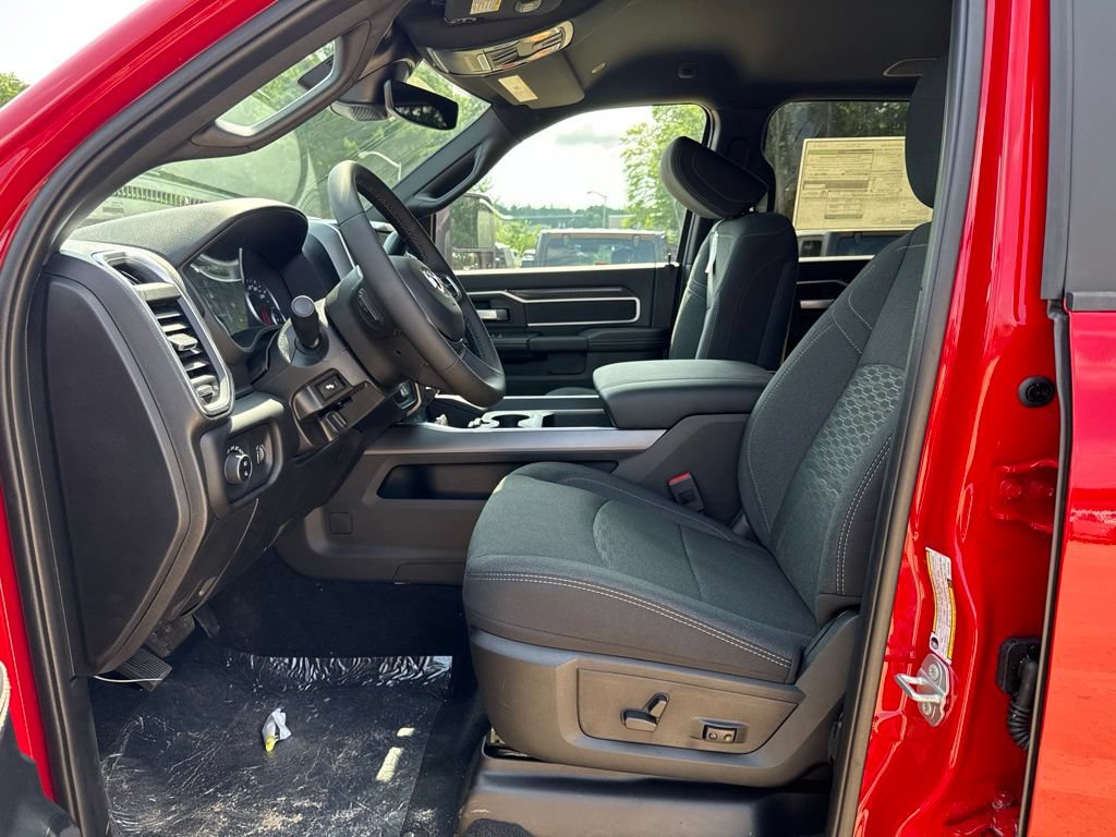 New 2026 RAM 2500 Big Horn AWD/4WD image 16