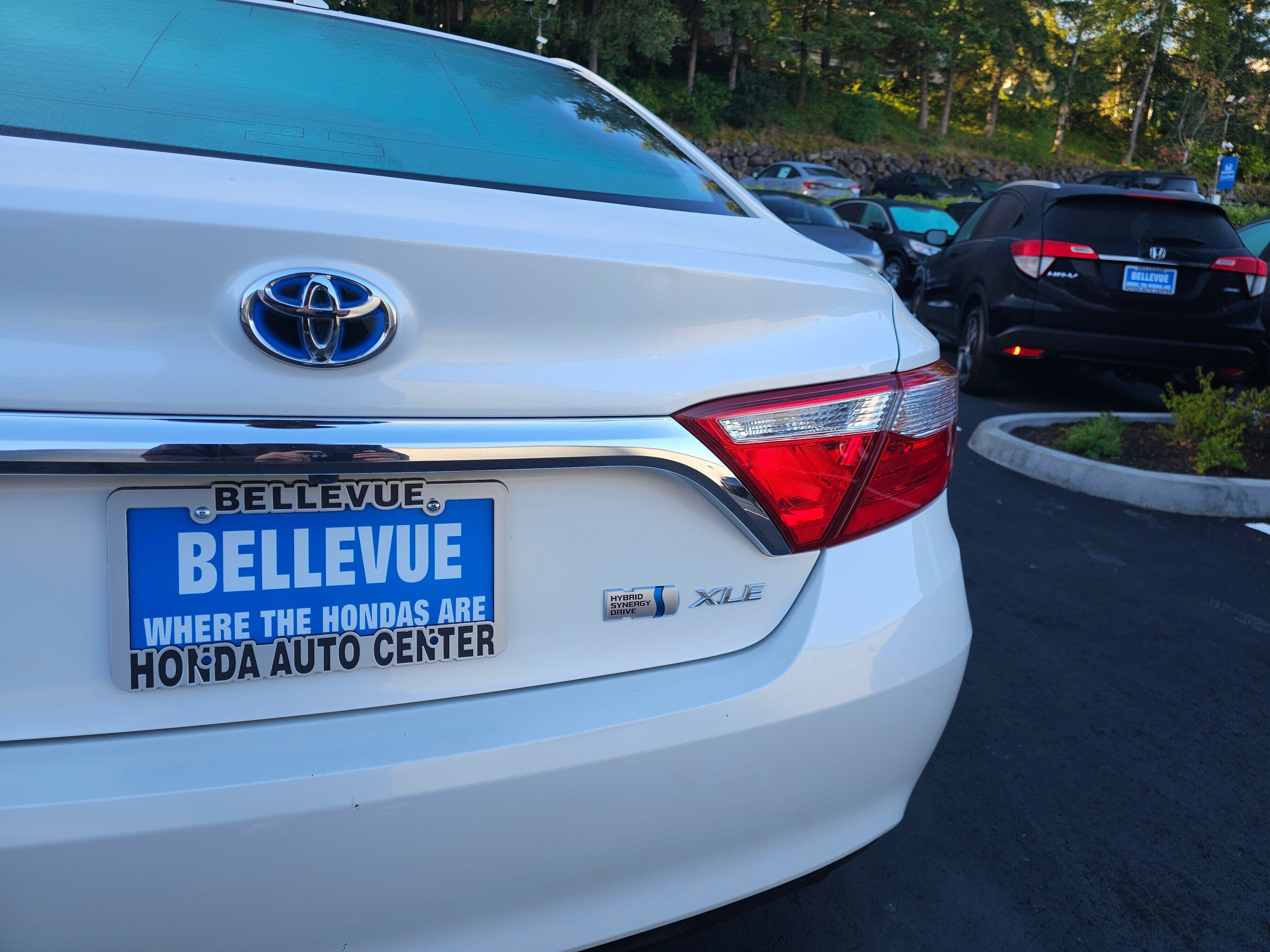 Used 2015 Toyota Camry XLE w/ Moonroof Package FWD image 17