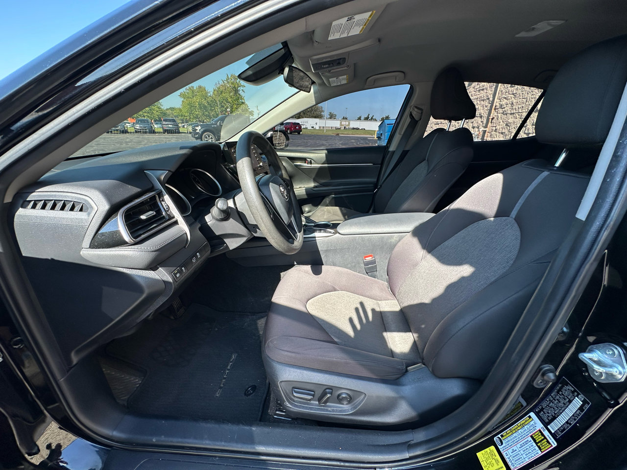 Used 2021 Toyota Camry LE image 10