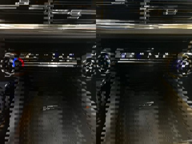 New 2025 Chevrolet Equinox EV LT image 16