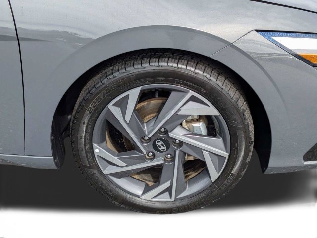 Used 2025 Hyundai Elantra Limited FWD image 10