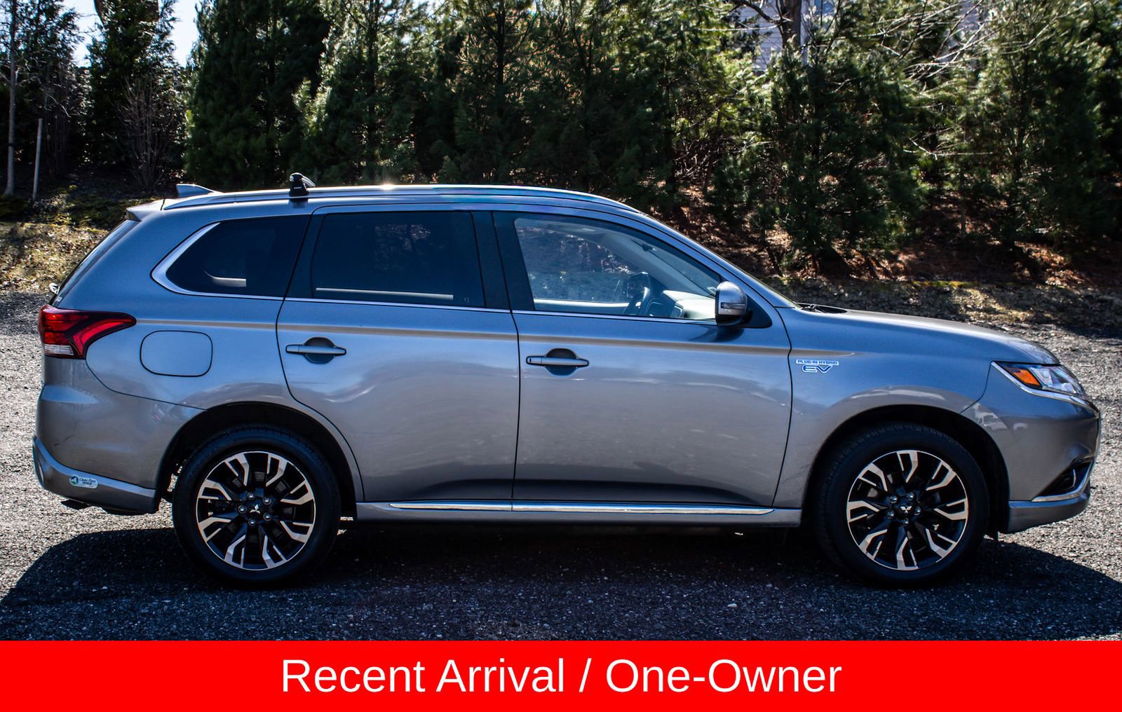 Used 2018 Mitsubishi Outlander 4WD Plug-In Hybrid image 8