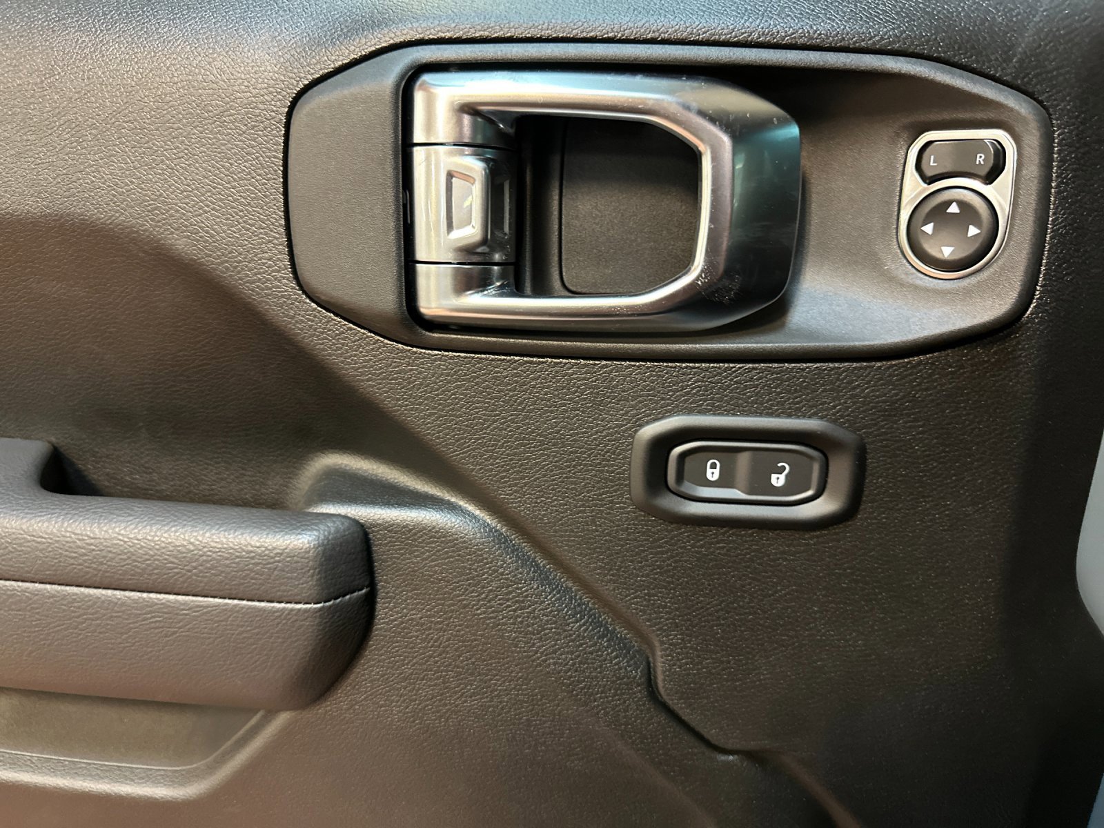 New 2025 Jeep Wrangler Willys image 10