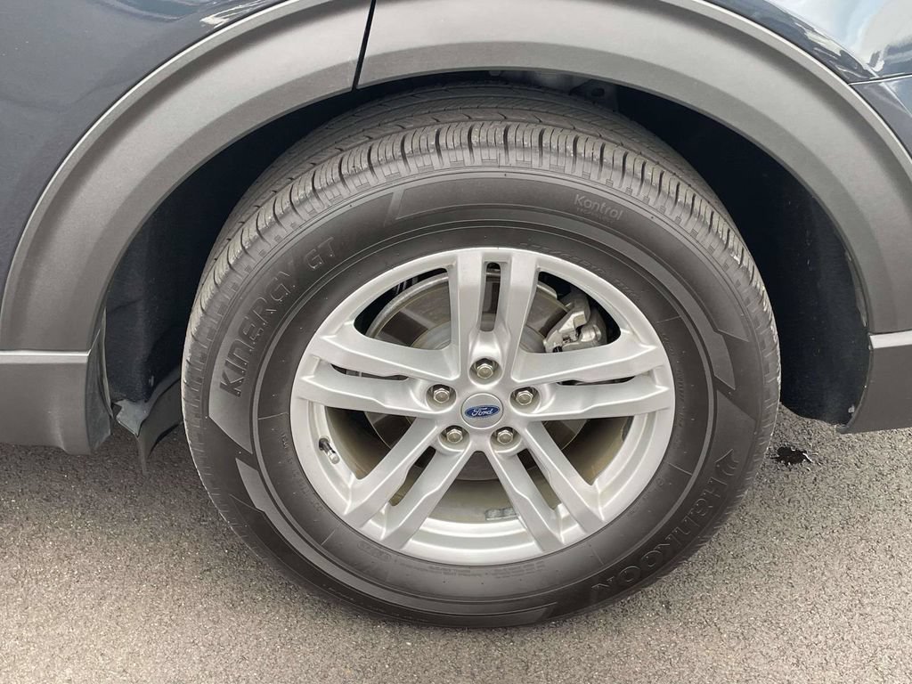 Certified 2022 Ford Explorer XLT RWD image 9