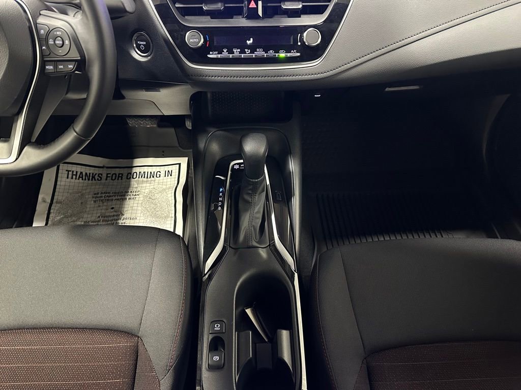Used 2025 Toyota Corolla SE image 39