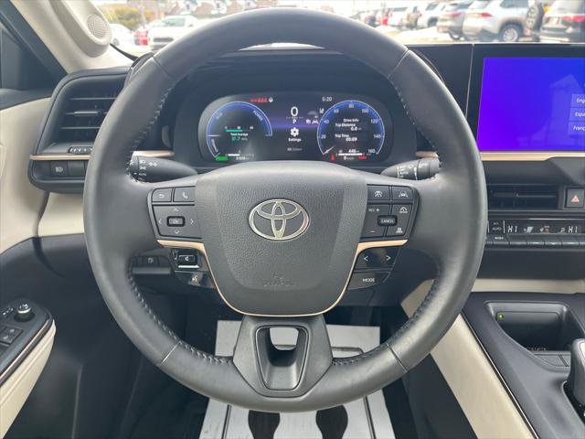 Certified 2023 Toyota Crown Limited image 14