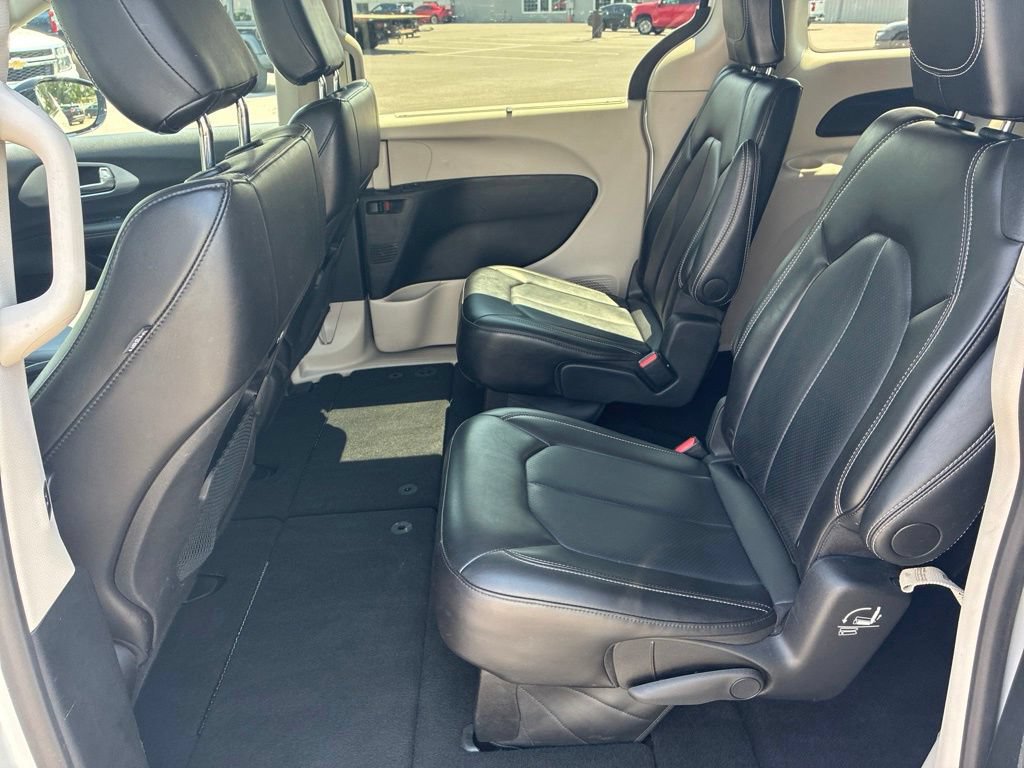 Used 2024 Chrysler Pacifica Touring-L FWD image 57