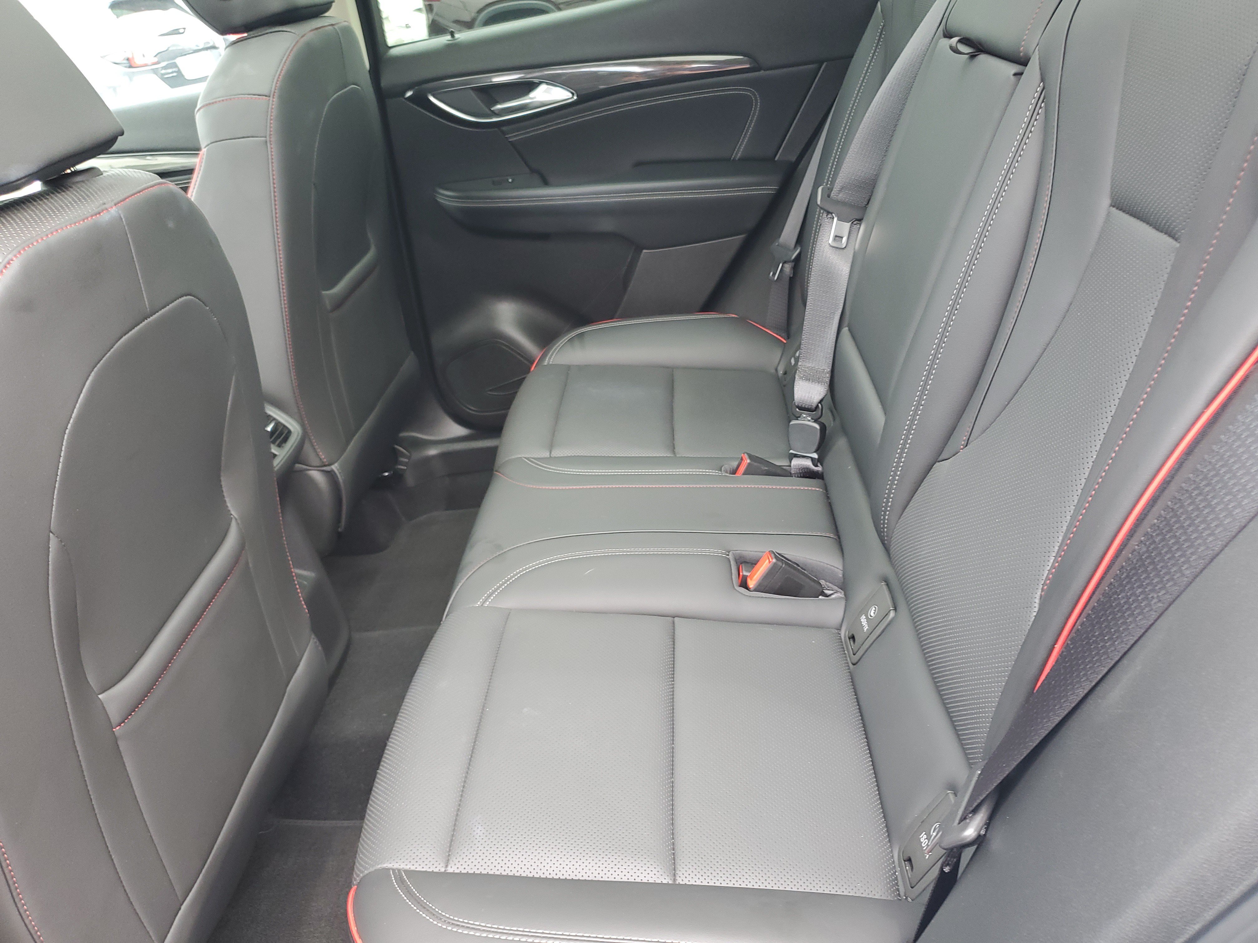 Used 2022 Buick Envision Essence w/ Technology Package I FWD image 12