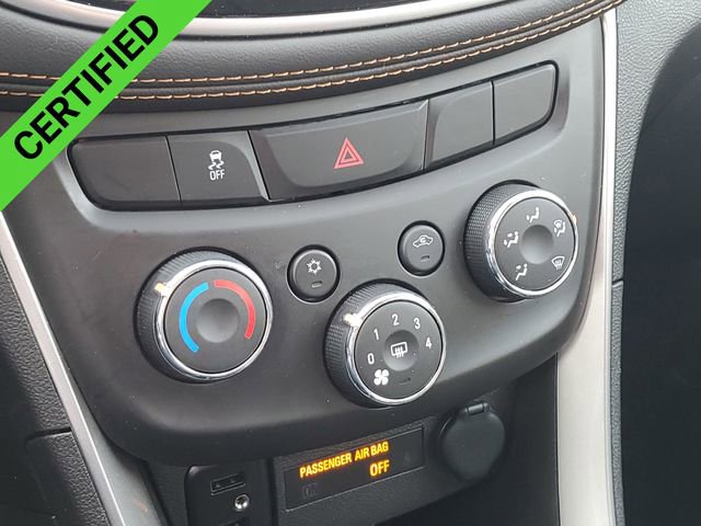 Used 2022 Chevrolet Trax LT w/ LT Convenience Package image 18