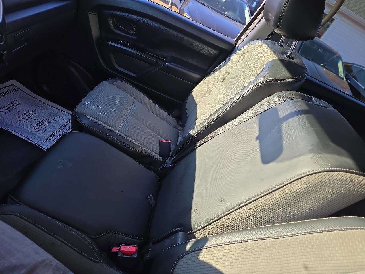 Used 2017 Nissan Titan S image 29