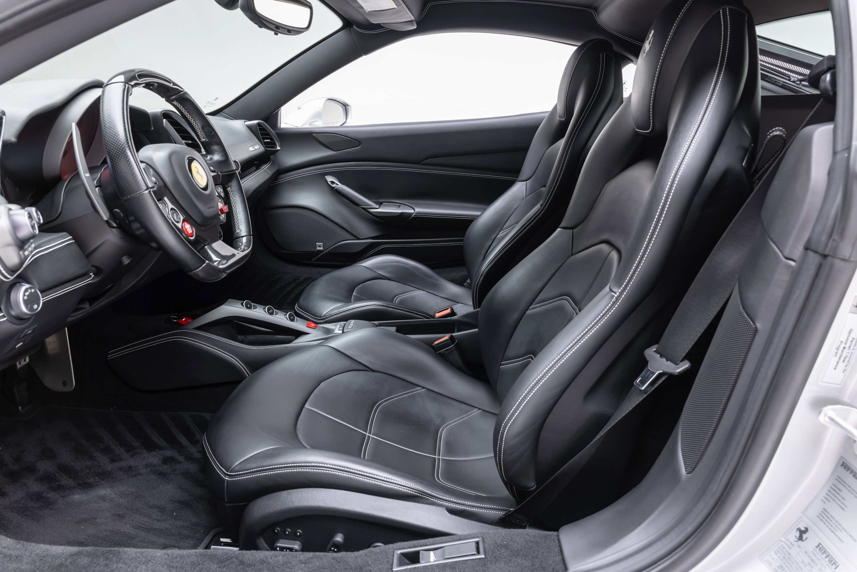 Certified 2018 Ferrari 488 GTB RWD image 33