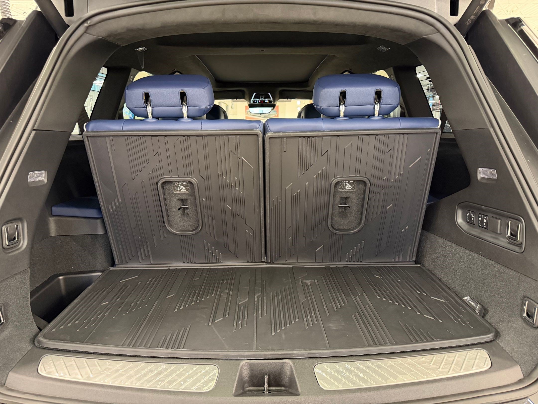 New 2026 Cadillac Vistiq Premium Luxury w/ LPO, Floor Liner Package AWD/4WD image 26