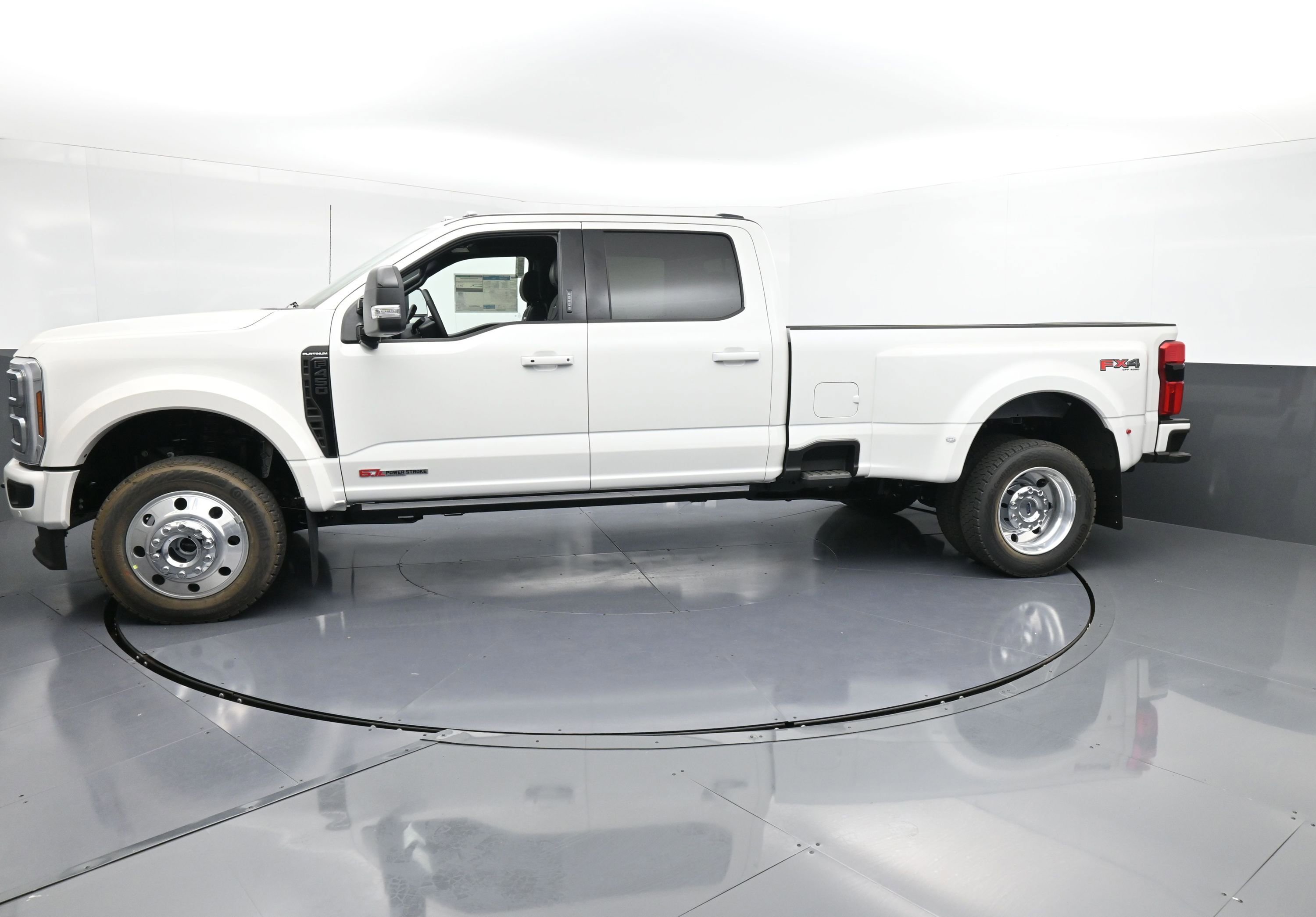New 2026 Ford F450 Platinum image 5