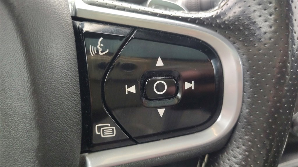 Used 2018 Volvo XC90 T6 R-Design w/ Convenience Package image 16