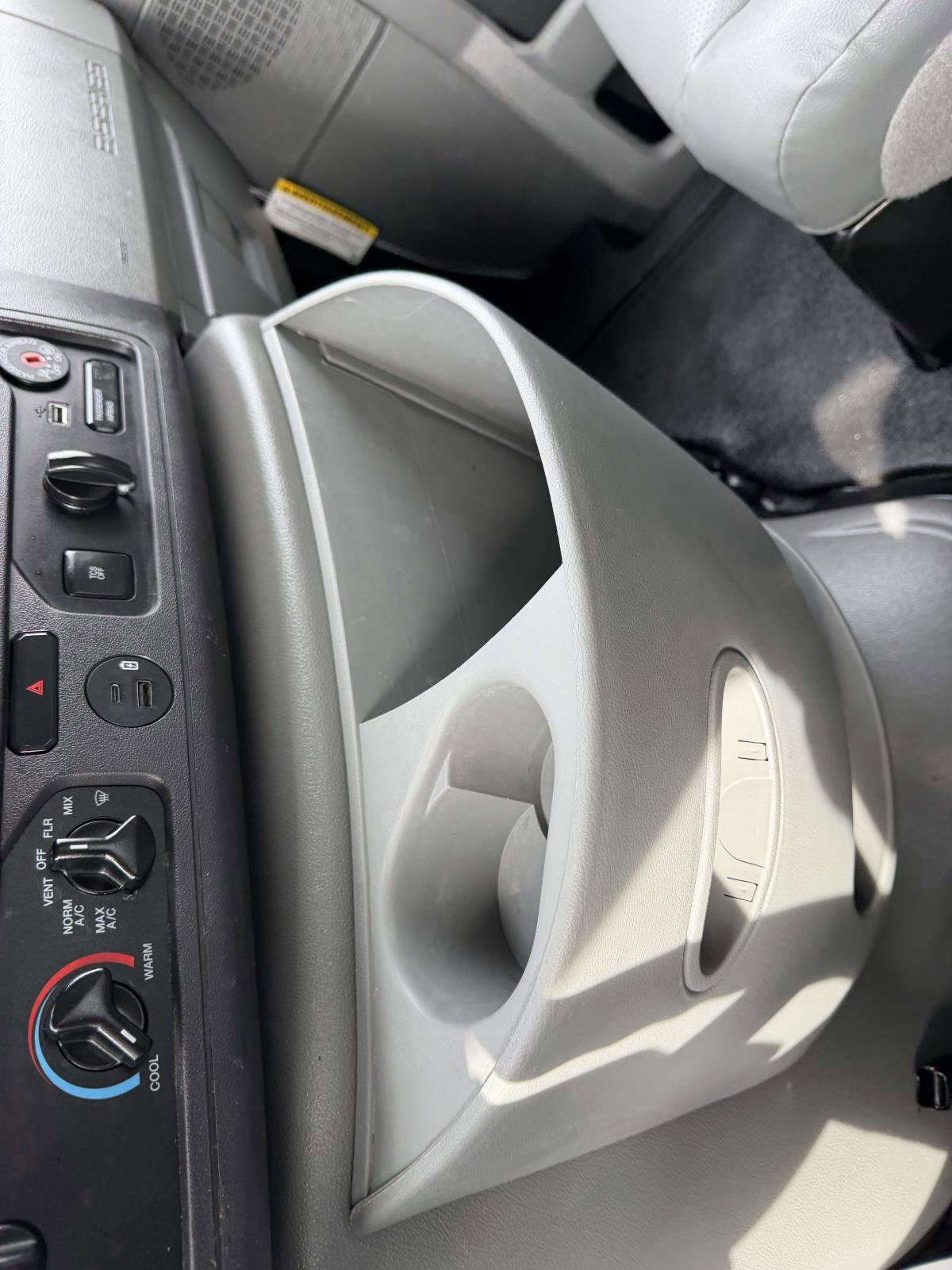 Used 2022 Ford E-350 and Econoline 350 Super Duty w/ Power Windows & Locks Group image 22