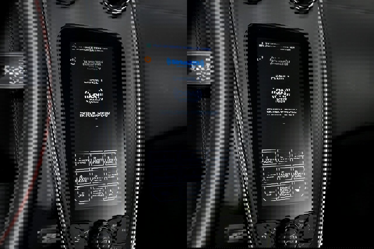 Used 2020 McLaren 570S Spider image 37