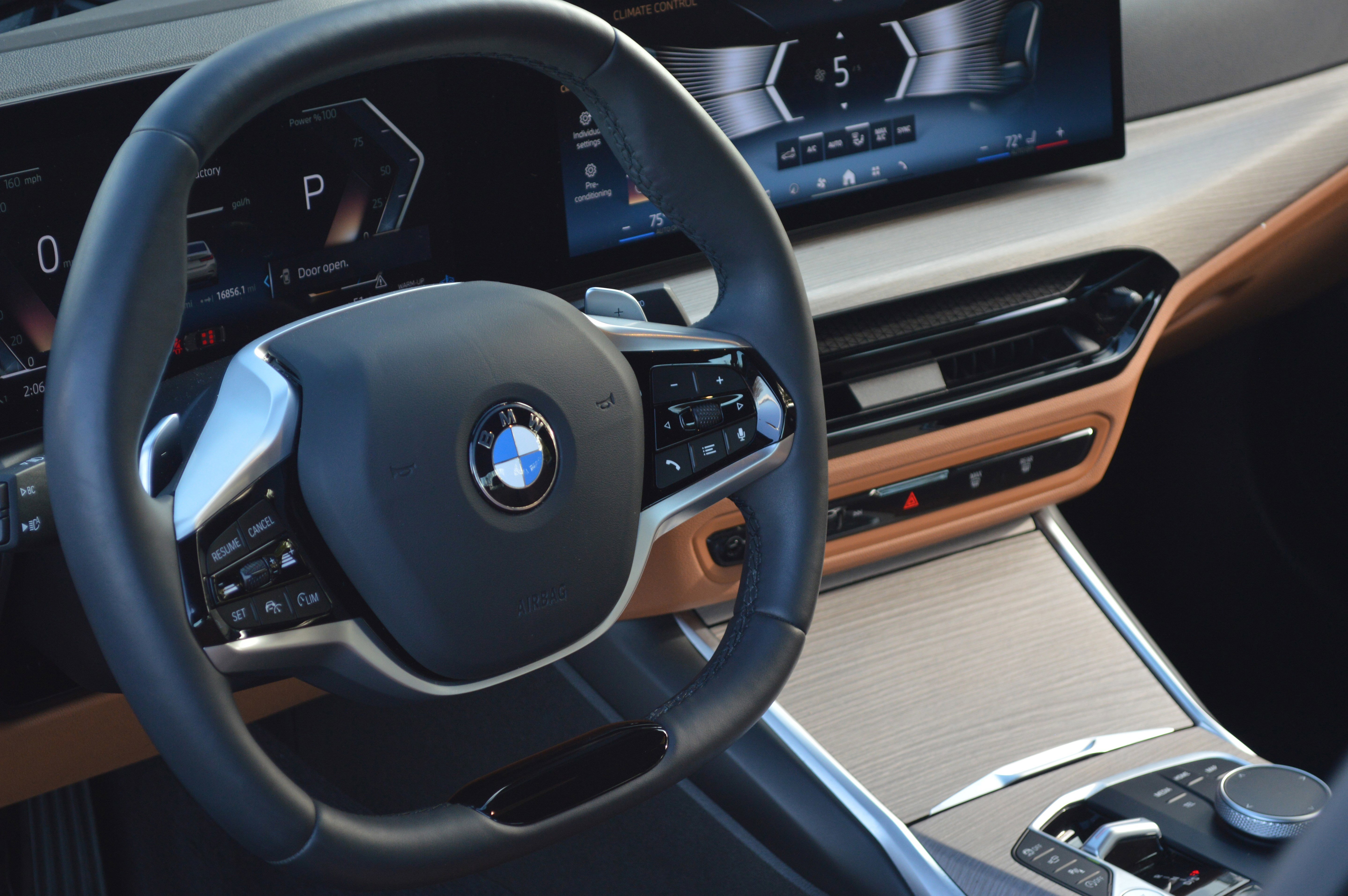 Certified 2025 BMW 330i xDrive 330i xDrive image 25