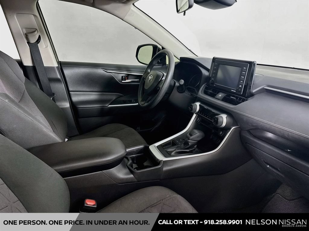 Used 2020 Toyota RAV4 XLE FWD image 26