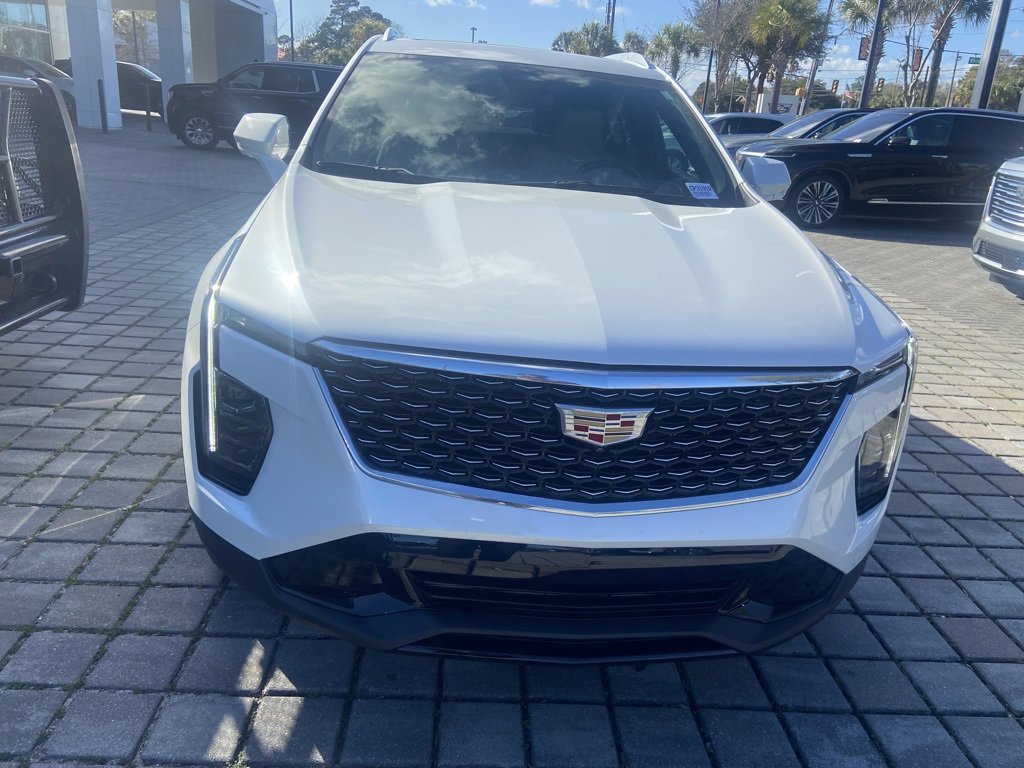 Certified 2025 Cadillac XT4 Premium Luxury image 2