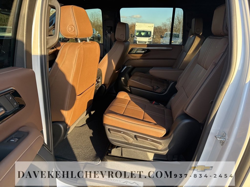 Certified 2025 Chevrolet Suburban High Country image 21