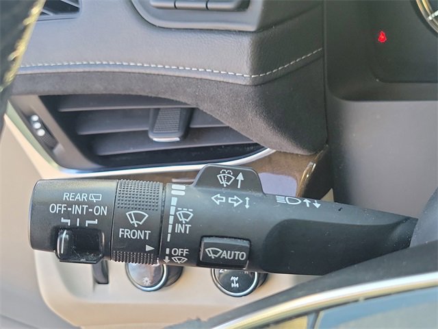 Used 2020 Cadillac Escalade Luxury w/ Escalade Sport Edition image 20