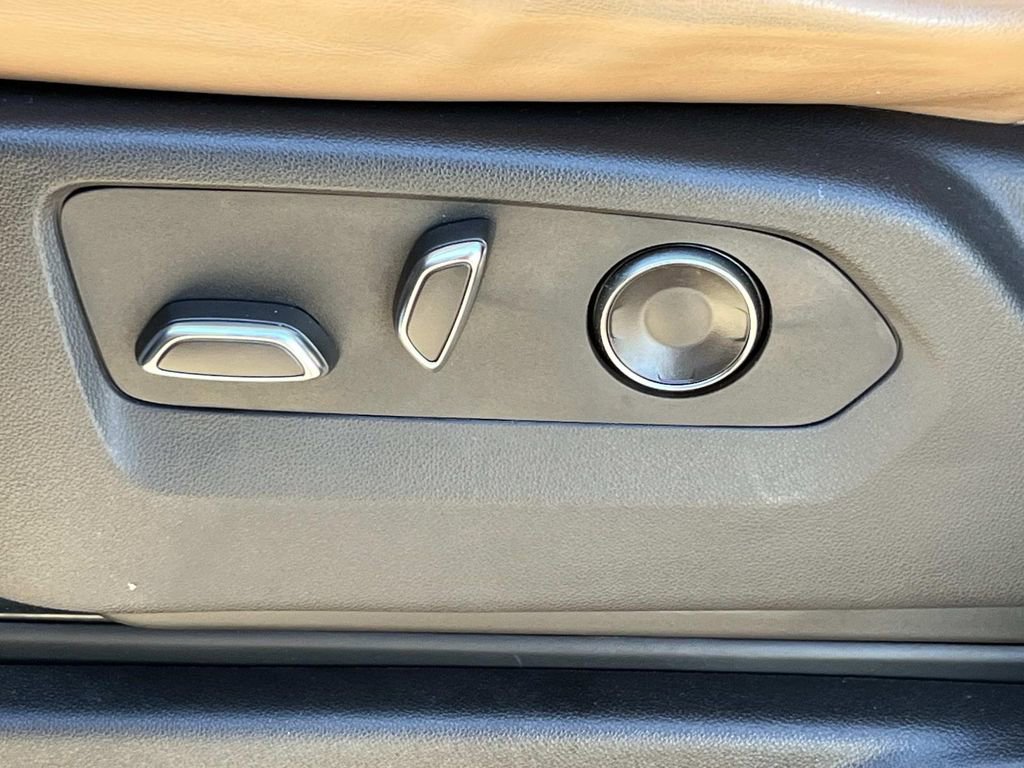 Certified 2024 Cadillac Escalade Premium Luxury image 27